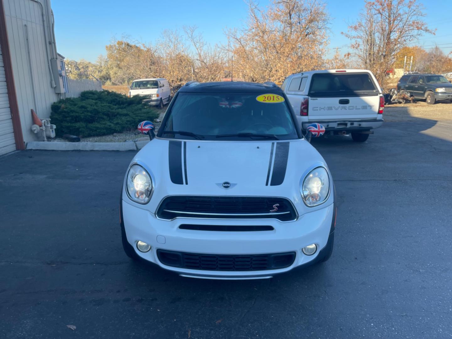 2015 Alpine White Mini Countryman (WMWZC5C50FW) , AT transmission, located at 813 E Fairview Ave, Meridian , ID, 83642, (208) 336-8230, 43.618851, -116.384010 - Photo#2